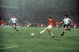 So he focused his energy on making others better and on improving the team better in order to be his very best. Johan Cruyff The Player The Coach The Legacy Fourfourtwo