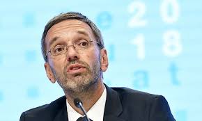 Von 2006 bis 2017 war er abgeordneter zum. Per Mail Prosit Neues Video Von Innenminister Kickl Erfreut Polizisten Kleinezeitung At