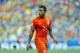Memphis depay) (مواليد 13 فبراير 1994) هو لاعب كرة قدم هولندي يلعب في مركز الهجوم مع نادي ليون الفرنسي ومنتخب هولندا لكرة القدم. Ø§Ø³ØªØ¨Ø¹Ø§Ø¯ Ø¯ÙŠØ¨Ø§ÙŠ ÙˆÙ‡Ù†ØªÙŠÙ„Ø§Ø± Ù…Ù† Ù‚Ø§Ø¦Ù…Ø© Ù‡ÙˆÙ„Ù†Ø¯Ø§ Ù„ØªØµÙÙŠØ§Øª Ø§Ù„Ù…ÙˆÙ†Ø¯ÙŠØ§Ù„