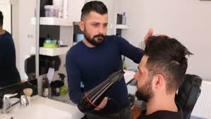 İçişleri bakanlığı genelgesi ile kapatılan kuaförler ve berberler ne zaman açılacak sorusu, pek çok vatandaşın araştırdığı konu olmaya devam ediyor. Kuaforler Ve Berberler Ne Zaman Hangi Tarihte Acilacak Resmi Aciklama Geldi Mi Gundem Haberleri
