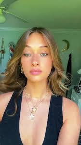 Cara Waldron's Instagram, Twitter & Facebook