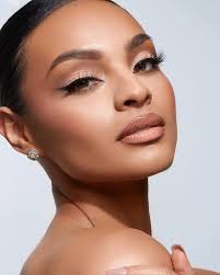 TNT Agency -The Professionals in Make-Up Artistry