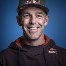 Aaron Red's Instagram, Twitter & Facebook