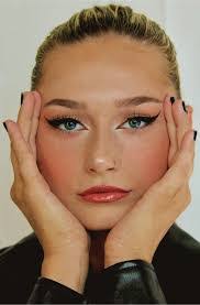 Audrey Sevin's Instagram, Twitter & Facebook