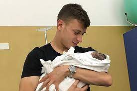 € * 07.02.1997 in cagliari, italien grazie alla sua famiglia borghese, barella non ha mai dovuto preoccuparsi del suo benessere. Benvenuta Lavinia Barella E Nata Nella Notte La Secondogenita Di Nicolo Barella E Federica Schievenin Cagliari Vistanet