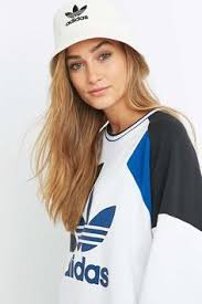 Adidas Bucket Hat Black And White Adidas White Bucket Hat White Adidas Outfits With Hats Adidas Hat