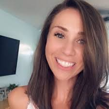 Jessica Sweat's Instagram, Twitter & Facebook