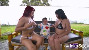 Midget is lucky to creampie Curvy Latina whore outdoors! - InkaSex