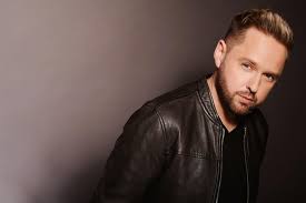 Derek ryan's road to the nhl didn't follow the traditional map, but the carolina hurricanes rookie is using what's behind him to make the most of what's in front of him. Derek Ryan The Hits Tour Culture Nl