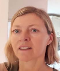 Becky Knott's Instagram, Twitter & Facebook