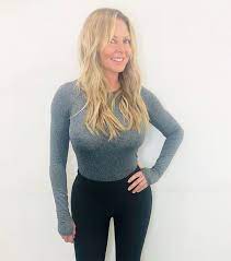 The presenter has done a new hairdo and swapped her striking blonde for a subtle darker look. Carol Vorderman Countdown Legend 58 Unveils New Look On Twitter After Useless Remark Celebrity News Showbiz Tv Express Co Uk