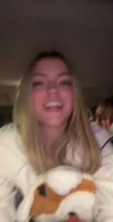 D A N N I 🪩🏠🎹🍒 (@.daniluvsuu)