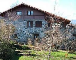 La capital de álava, se encuentra situada en un punto estratégico que durante siglos fue clave desde el plano comercial, militar y cultural. Turismo Rural En Vitoria Gasteiz Ruralzoom