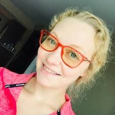 Sara Helmers's Instagram, Twitter & Facebook