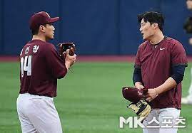 김하성 편파 판정까지 이겨내며 안타 분노 폭발한 샌디에이고 현지 팬들 반응. 3ìžë¦¬ë§Œ ì •í–ˆë‹¤ í‚¤ì›€ ê¹€í•˜ì„± ë– ë‚œ ì„¼í„°ë¼ì¸ì€ ì–´ë–»ê²Œ ë˜ë‚˜ Mkì‹œì„ 