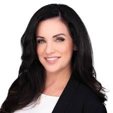 Sandra Packer's Instagram, Twitter & Facebook