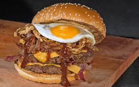 Selain itu, makanan berbahan dasar roti dan daging ini juga bisa menjadi pilihan kudapan saat pengin mengganjal perut sebelum waktu makan tiba. 3 Burger Unik Di Jakarta Yang Perlu Dicoba Cek Ricek