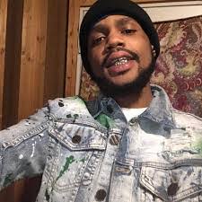 Maximus Mora's Instagram, Twitter & Facebook