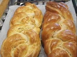 Fluffiger Hefezopf Rezept In 2020 Zopfteig Rezept Hefezopf Kochen Und Backen