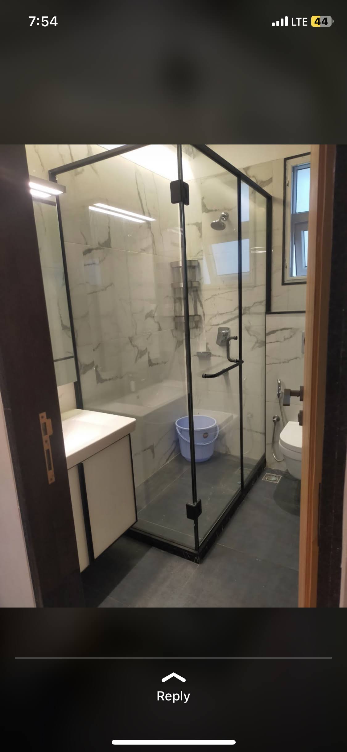 Bathroom glass partition product image