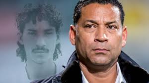 Henk fraser spoke to the nos after being confirmed as the new manager of vitesse arnhem. Henk Fraser 30 Jaar Geleden Kopsterke Spits Van Sparta Nos