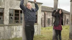 Red 2 is a disappointing action thriller which finds both cast and director falling short of their past potential. R E D 2 Film Trailer Kritik
