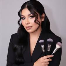 Amer Sanchez (@amerlindia.sanchez) • Facebook