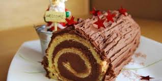 La Buche De Noel Vite Fait En 15 Minutes Chrono Recettes Et Delices Buche De Noel Roulee Buche De Noel Facile Buche De Noel
