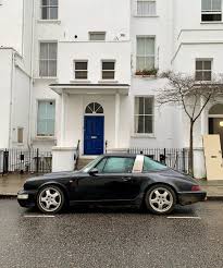 Pleins Phares Carspotting On Instagram On Finit Cette Longue Serie Londonienne Avec Un Des 3534 Exemplaires D In 2020 Porsche 964 Porsche Cars Porsche 911 Targa