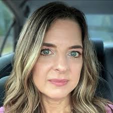 Mr. Roy Drinkard enjoyed a birthday dinner with his granddaughter tonight!  Join us in wishing a happy birthday to Madelyne Grimmett. 🎂