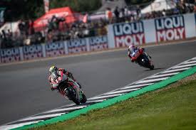 Куартараро посвятил поул серьёзно пострадавшему в аварии гонщику moto3 дюпаскье. Liqui Moly Wird Titelsponsor Des Moto Gp Rennens Im Spanischen Teruel Liqui Moly