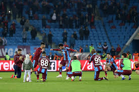 Ücretsiz tüm spor müsabakalarını hd kalitede izleyebileceğiniz web platformu. Trabzonspor Antalyaspor 4 1 Mac Sonucu Ntvspor Net