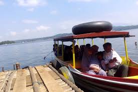 Taman mini indonesia indah merupakan tempat wisata yang berada di jakarta. 5 Aktivitas Seru Di Waduk Darma Kuningan
