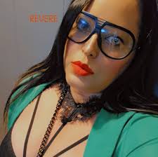 Nada más y nada menos que Kimberly Dos Ramos en la alfombra azul de Premios  Tu Mundo!