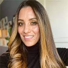 Elia Falcon's Instagram, Twitter & Facebook