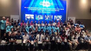 Pada kali ini menjadi lebih baik dan menambahkan semangat terutamanya murid) dan guru untuk bekerjasama dan memberikan komitmen sepenuhnya *nsya1llah. Eco World Foundation Rewards Upsr And Pt3 2018 Top Scorers Ecoworld