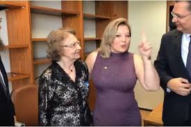 From wikipedia, the free encyclopedia. Joice Hasselmann Promove Culto Para Exorcizar Lula De Seu Gabinete O Tempo