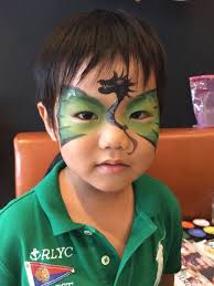 Kinderschminken Jungen Motive Drache Grun Kinder Schminken Kinderschminken Drache Schminken Kind