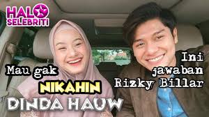 Lesti tampak terharu mendengar perkataan rizky billar di depan orang tuanya. Mau Gak Nikahi Dinda Hauw Ini Jawaban Rizky Billar Halo Selebriti Youtube
