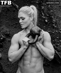 Katrin Davidsdottir Sexy Poses Nude Showcasing Her Toned Body In A  Photoshoot For ESPN - AZNude