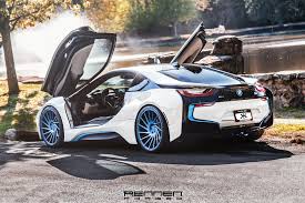 Revolutionary Machine White Bmw I8 On Blue Forged Rennen Wheels Bmw I8 Bmw Super Sport Cars