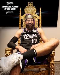 HALFTIME: Kings trail at the break,...