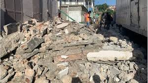 A seiche can be caused by an earthquake and/or a tsunami. D 2g7an Z5hk M