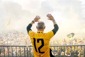 Oder lebte der führer in südamerika weiter. Fussball Frankfurt Fur Hutter Richtige Entscheidung Sport Orf At