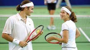 The adorable couple celebrate roger federer's win by holding each other's roger federer wife: The Day Federer And His Wife Mirka Played Doubles Together Beginning Of A Great Love Story Youtube