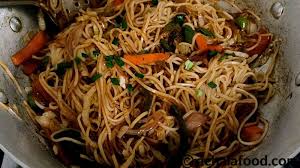 Veg Chowmein Recipe How To Make Tasty Delicious Indian Style Noodles Recipe Veg Chowmein Recipes Vegetable Noodles Recipes