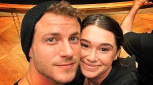 Chris Hemsworth's Super Boring Met Gala Outfit #ChrisHemsworth #MetGala  #fashion