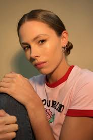 Enya Sullivan Makeup and Hair