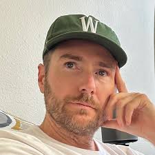 How to frame interior walls in a VersaTube structure?