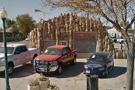 Lamar şehirlerarası yolcu trenini alır lamar amtrak i̇stasyonu aracılığıyla amtrak 'ın southwest şefi arasında çalışan, chicago ve los angeles'ta. Old Gas Station In Lamar Colorado Made From Petrified Wood